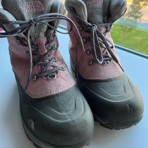 North face boots size 7